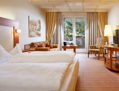 DAS RONACHER Thermal und Spa Resort Doppelzimmer mit viel Licht im DAS RONACHER Thermal und Spa Resort