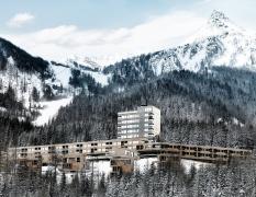 Gradonna Mountain Resort Aussenansicht des Gradonna Mountain Resorts im Winter