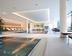 Hallenbad im Spabereich des Spa Hotel Bründl